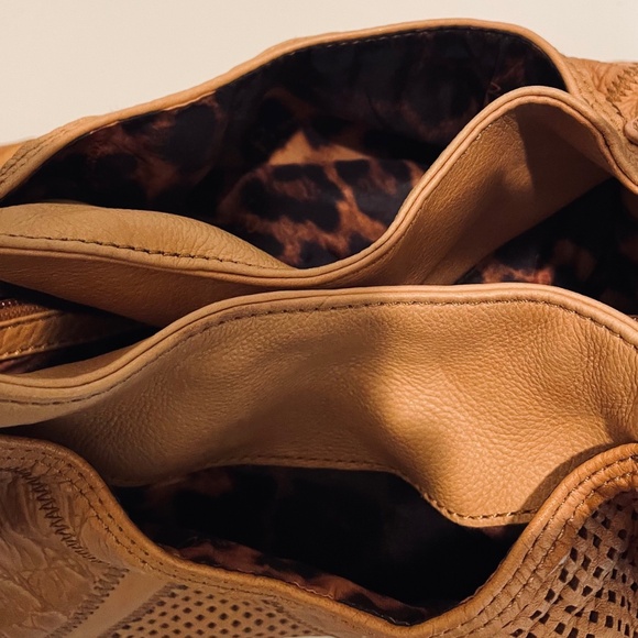 NWOT B MAKOWSKY Bohemian Slouch Leather Patchwork Bag - Picture 3 of 7